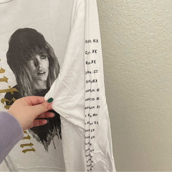 reputation on Stadium Tour Tee - Picture 3 of 5